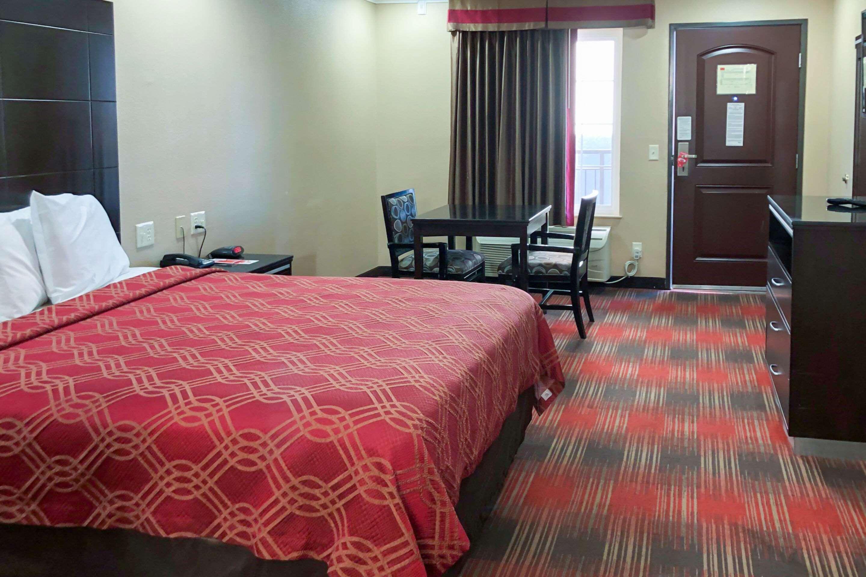 Econo Lodge Inn & Suites Escondido Downtown Екстериор снимка