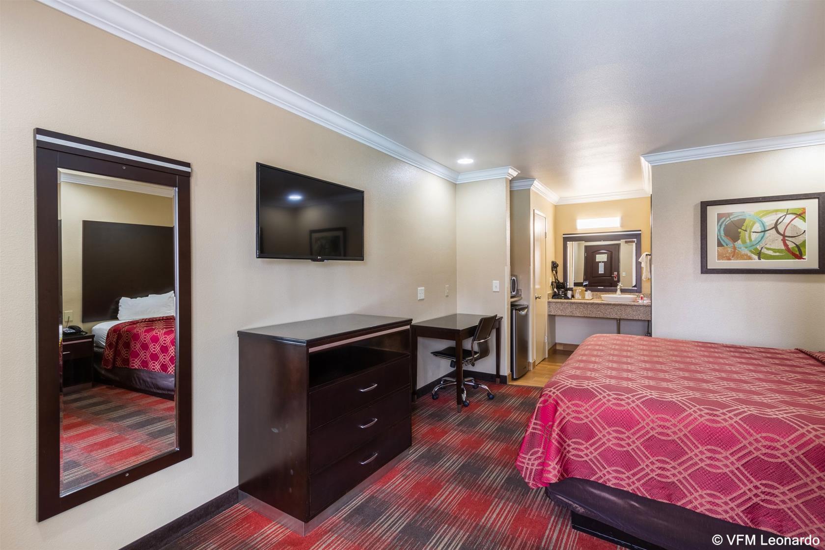 Econo Lodge Inn & Suites Escondido Downtown Екстериор снимка