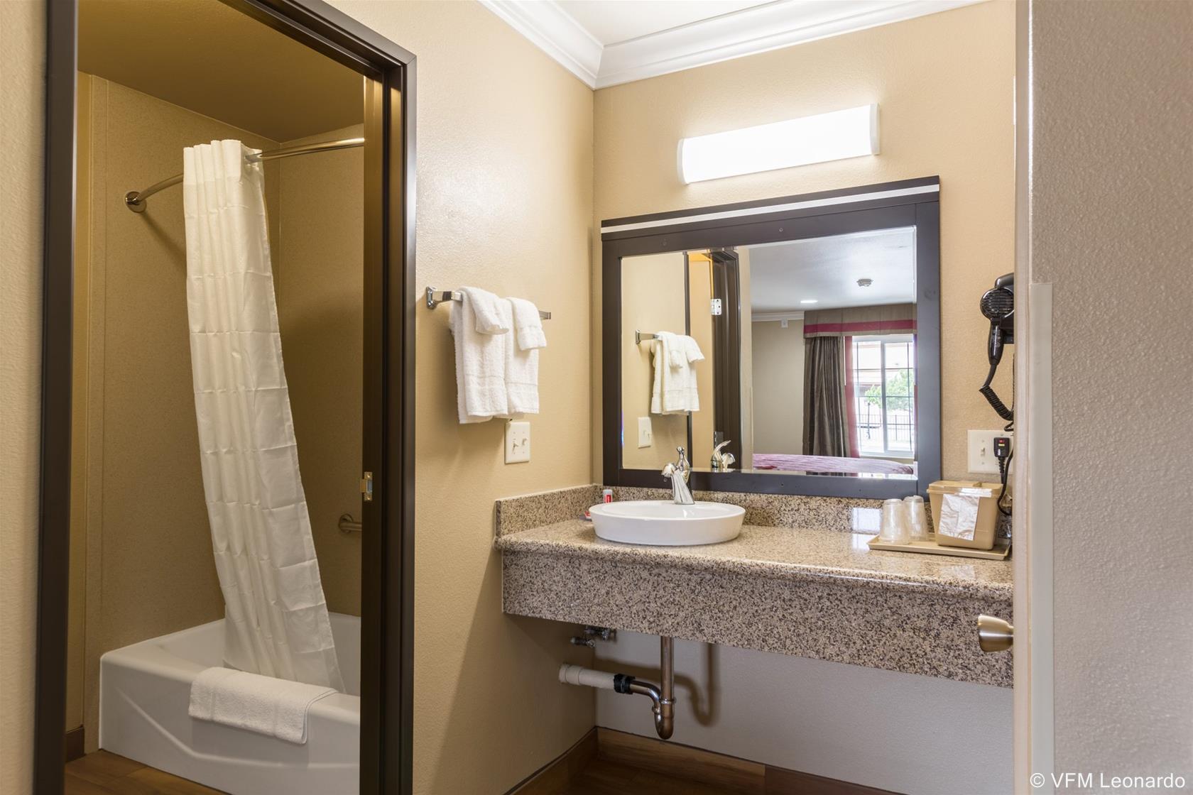 Econo Lodge Inn & Suites Escondido Downtown Екстериор снимка
