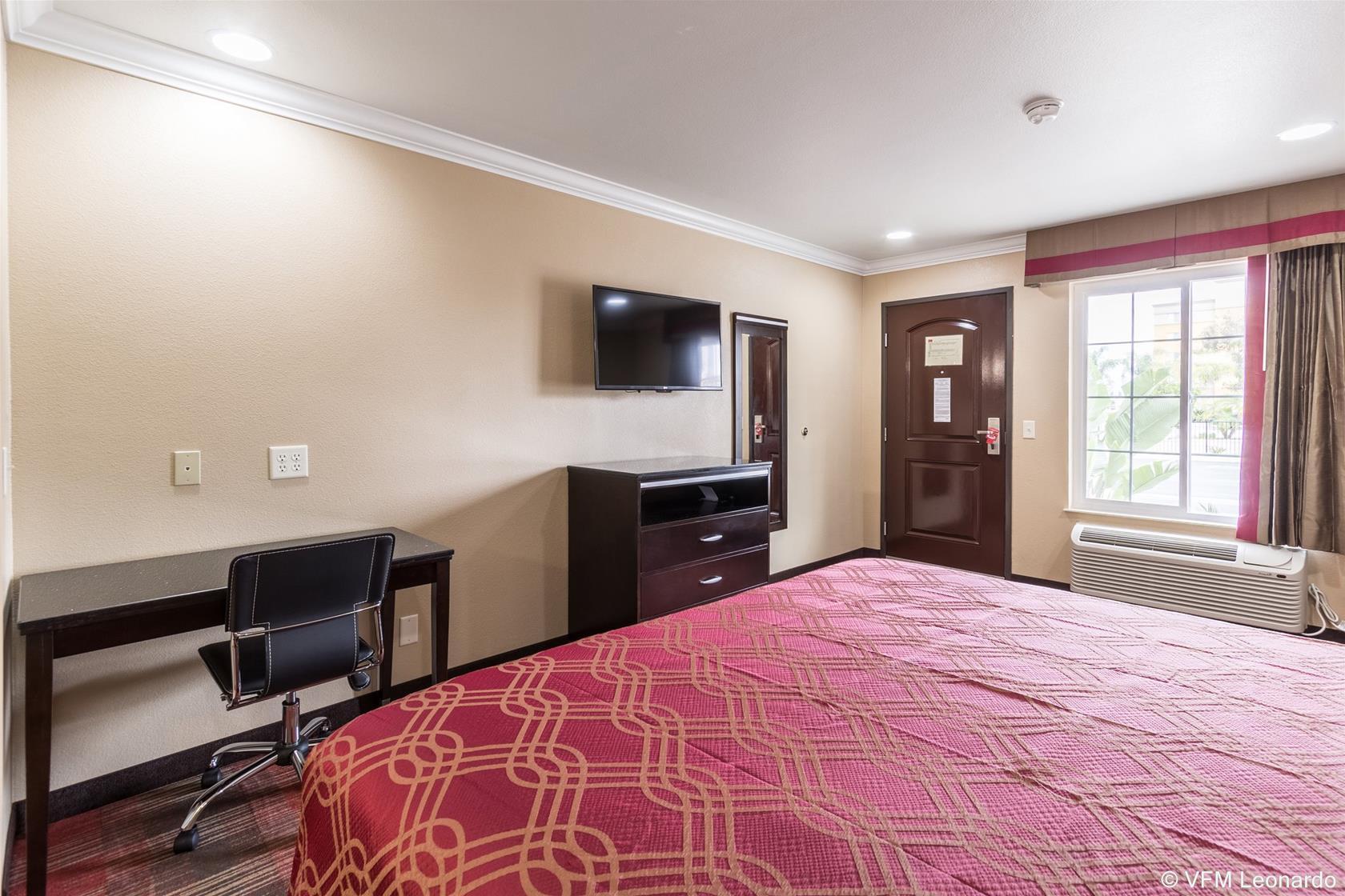 Econo Lodge Inn & Suites Escondido Downtown Екстериор снимка