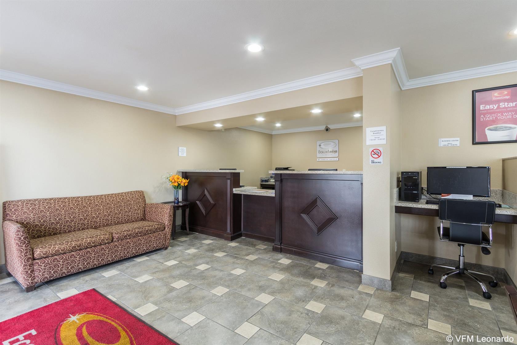 Econo Lodge Inn & Suites Escondido Downtown Екстериор снимка