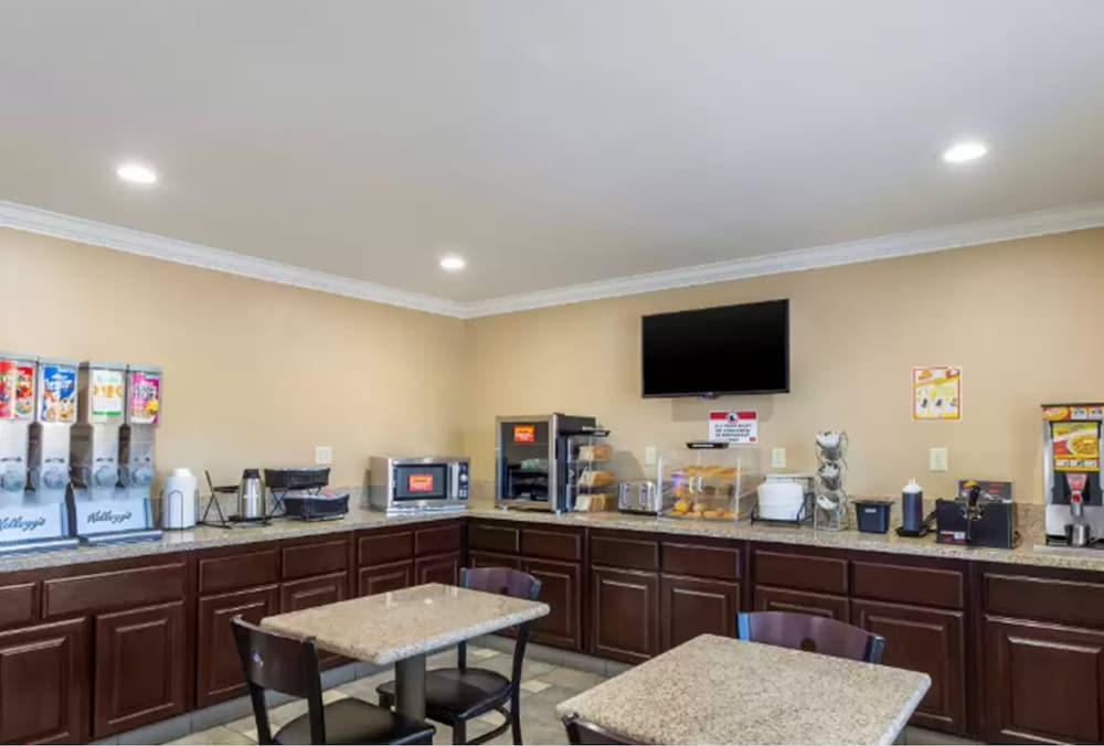 Econo Lodge Inn & Suites Escondido Downtown Екстериор снимка